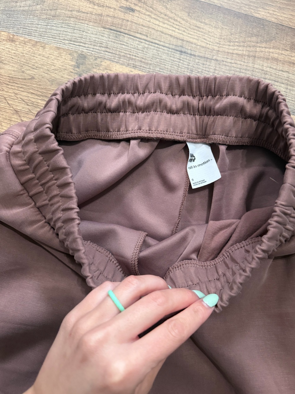 All in motion • Airy Sleek Women's Mauve Cropped Zip Jacket & Wide Leg Pants Set - Picture 4 of 6